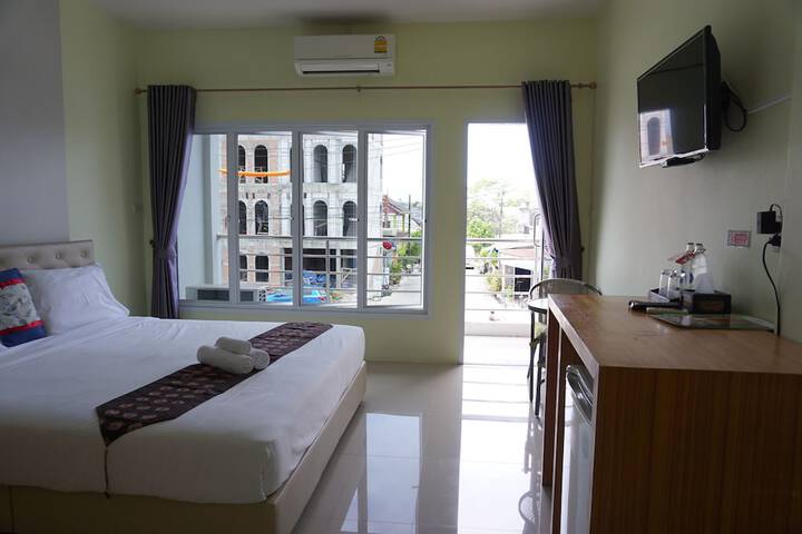 Room 8 of 26