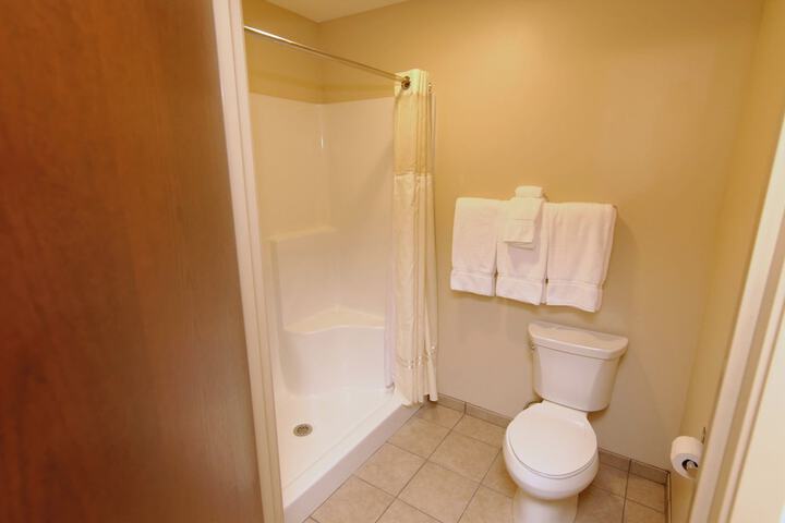 Double Accessible King Size Bed (4 of 9)