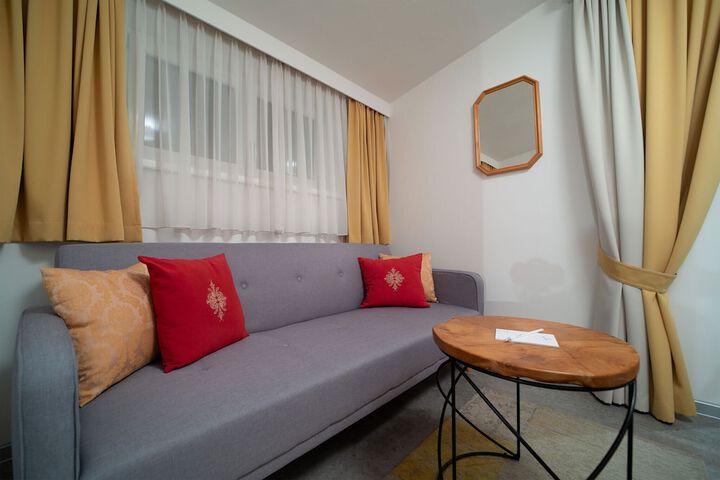 Room 17 of 53