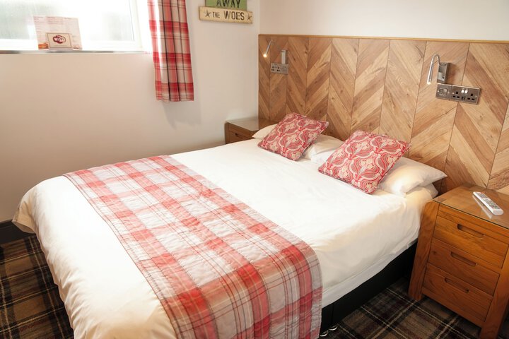 Room 32 of 177