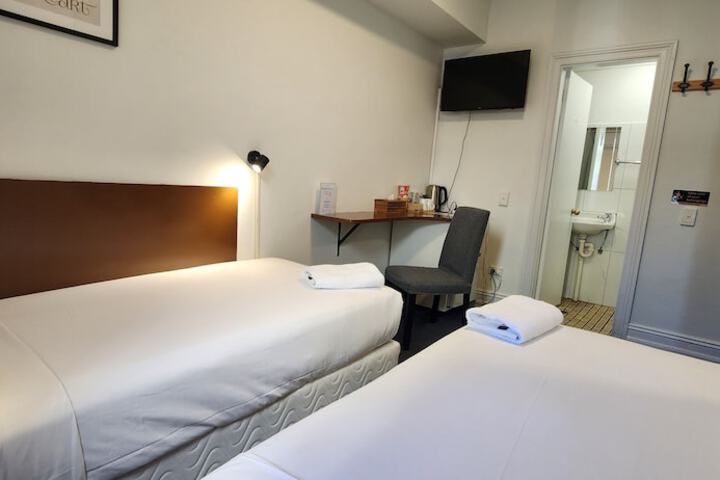 Room 16 of 51