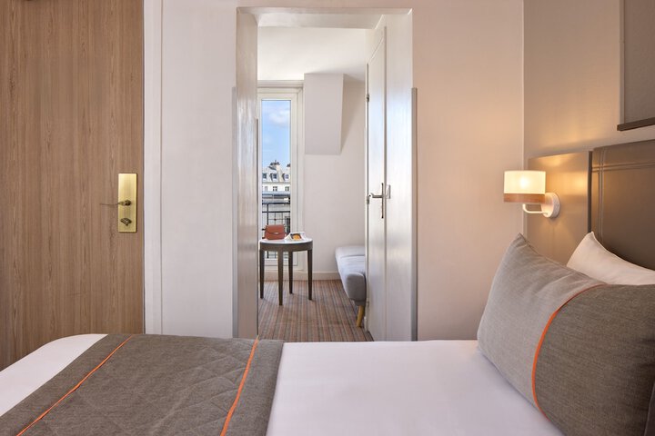 Room 27 of 45