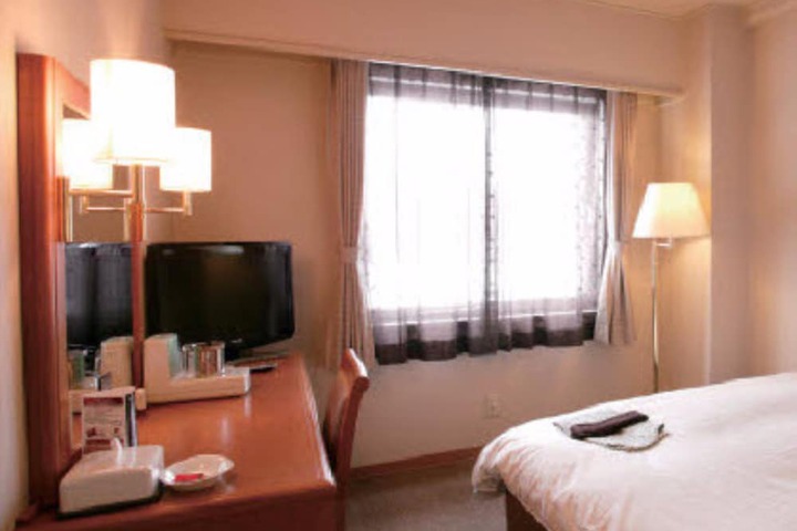 Room 6 of 42