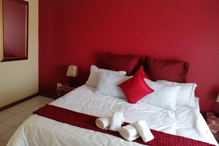 Room 4 of 5