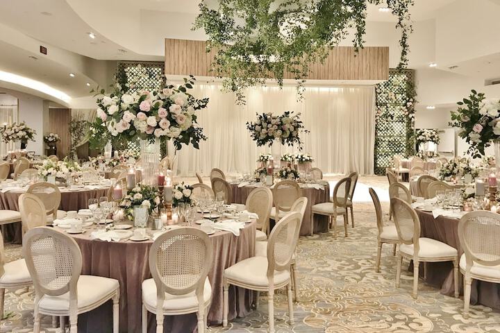 Ballroom/Hall 143 of 192