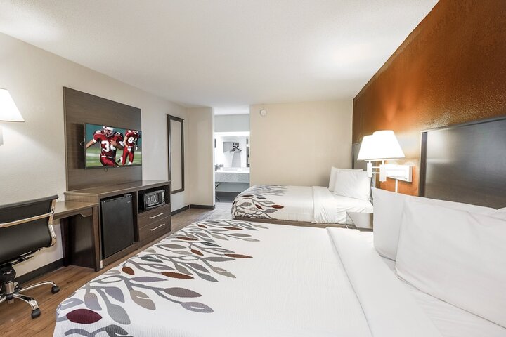 2 Double Beds (7 of 9)