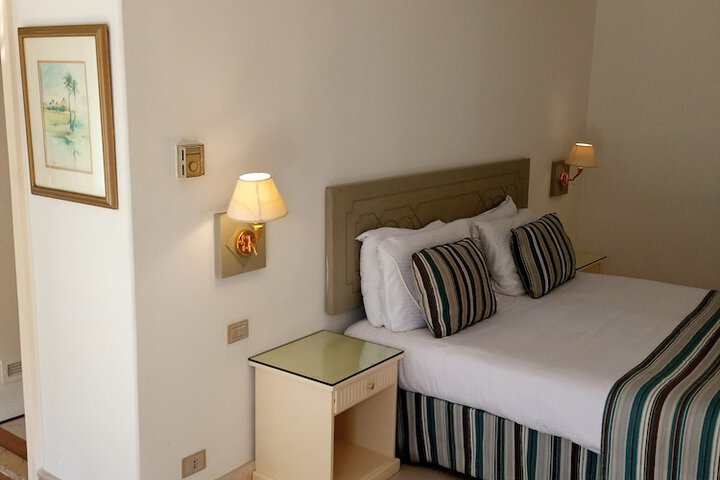 Room 11 of 53