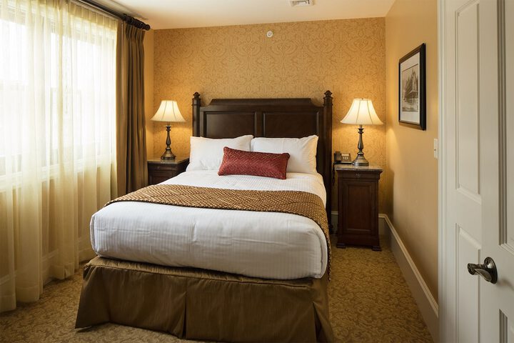 Room 5 of 38