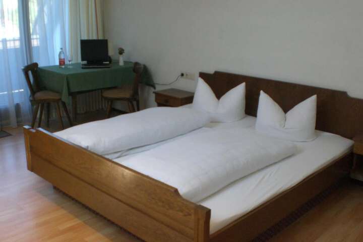 Room 10 of 22
