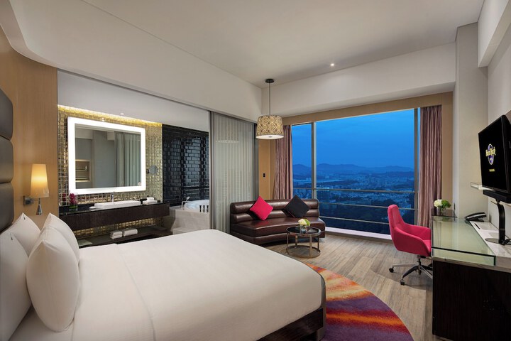Room 20 of 90