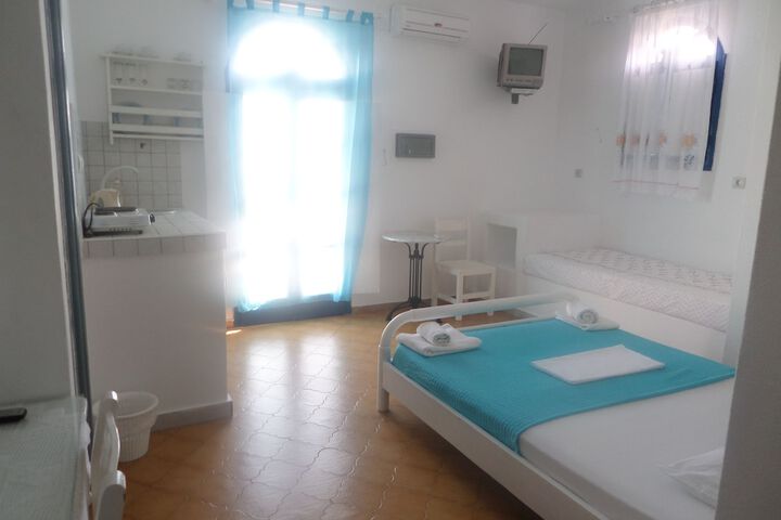 Room 5 of 16
