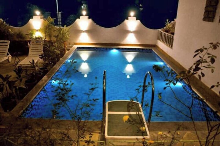 Pool 9 of 14