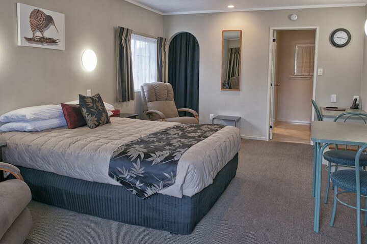 Room 5 of 52