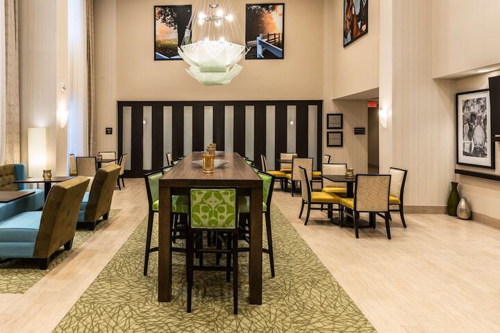 Breakfast area