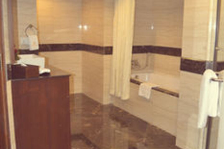 Room 8 of 92