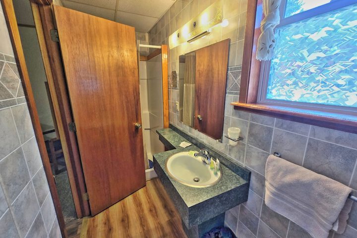 Room 124 of 183