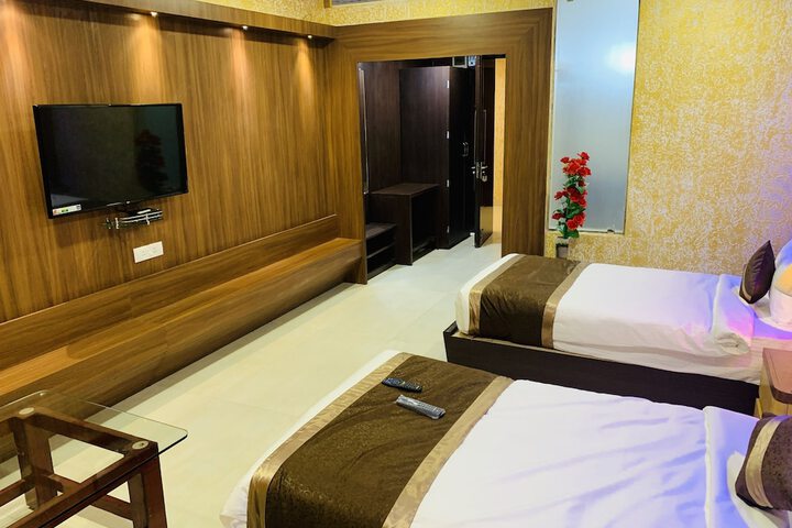 Room 6 of 43