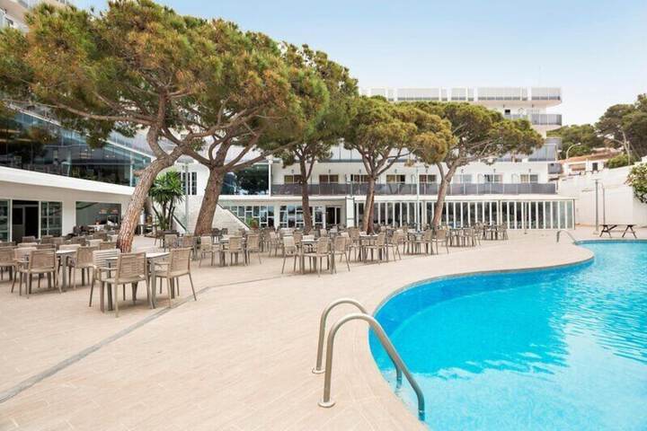 Hotel with Pool