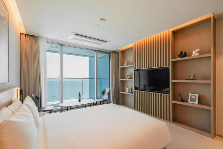 Room 15 of 31