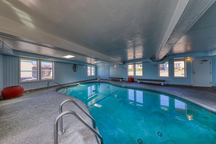 Pool 122 of 165