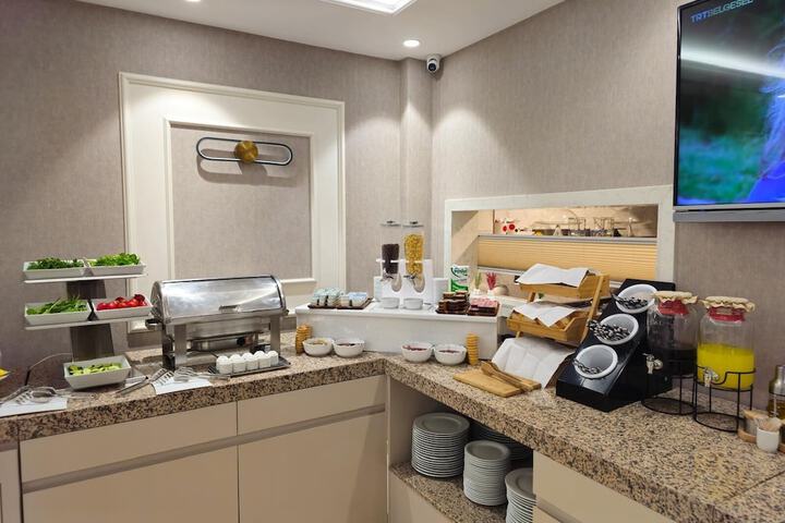Breakfast buffet