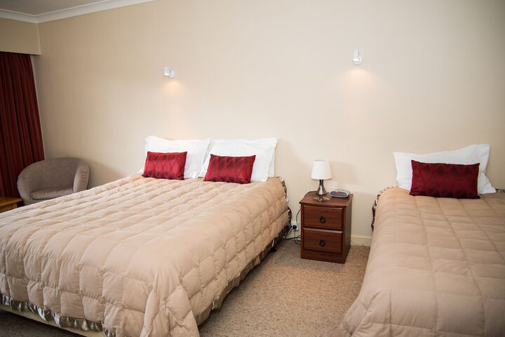 Room 7 of 32