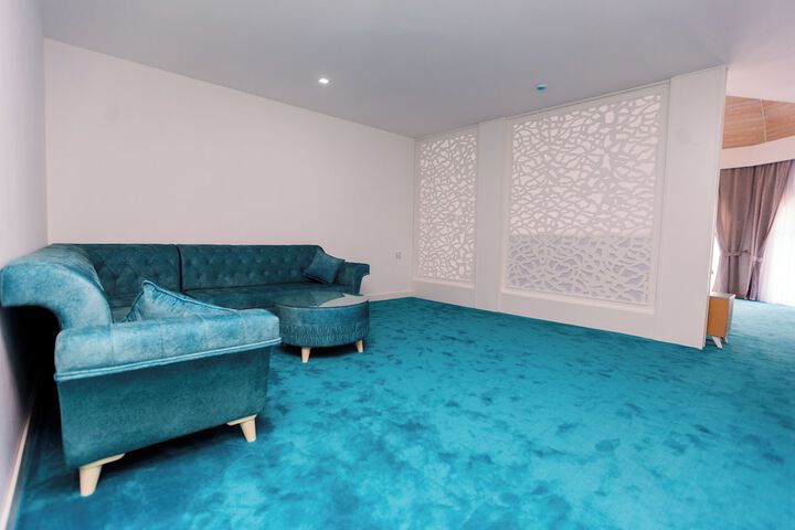 Room 8 of 42