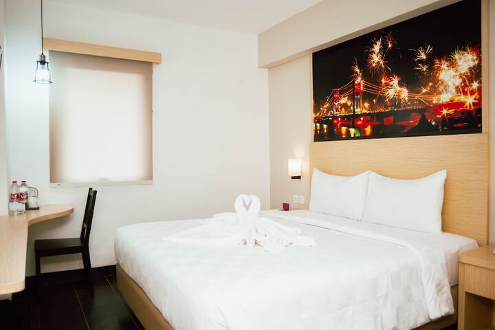 Room 4 of 9