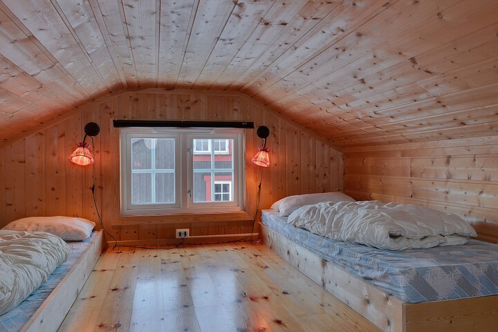 Room 10 of 63