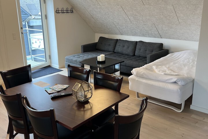 Room 5 of 13