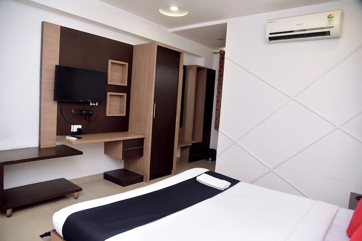 Room 10 of 37