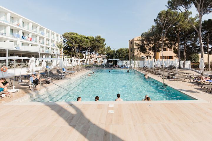 Pool 50 of 101