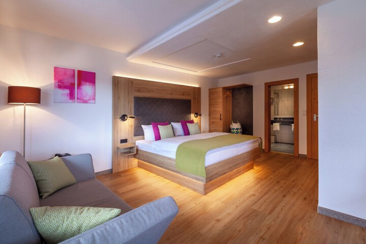 Room 10 of 37