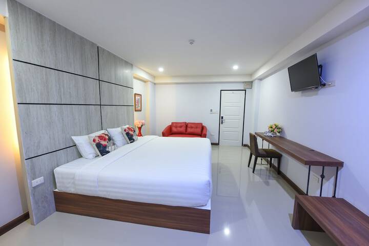 Room 10 of 27