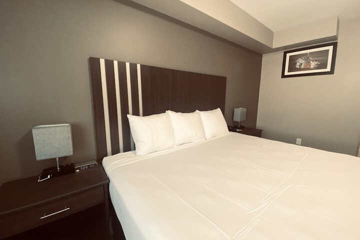 Room 8 of 50