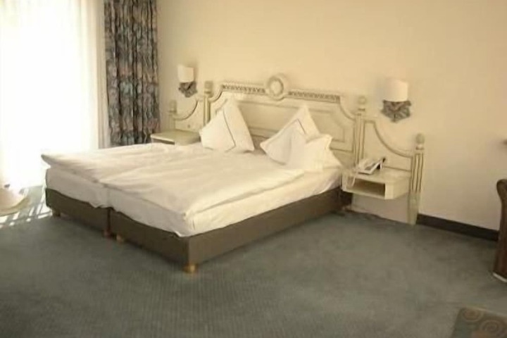Room 9 of 45