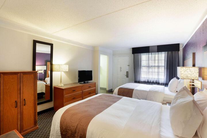 Standard Room, King or Two Doubles (3 of 3)