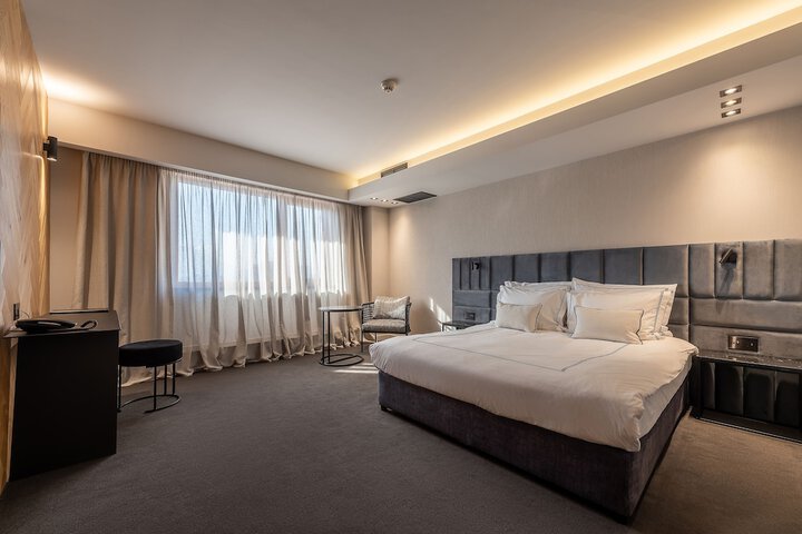 Room 11 of 64