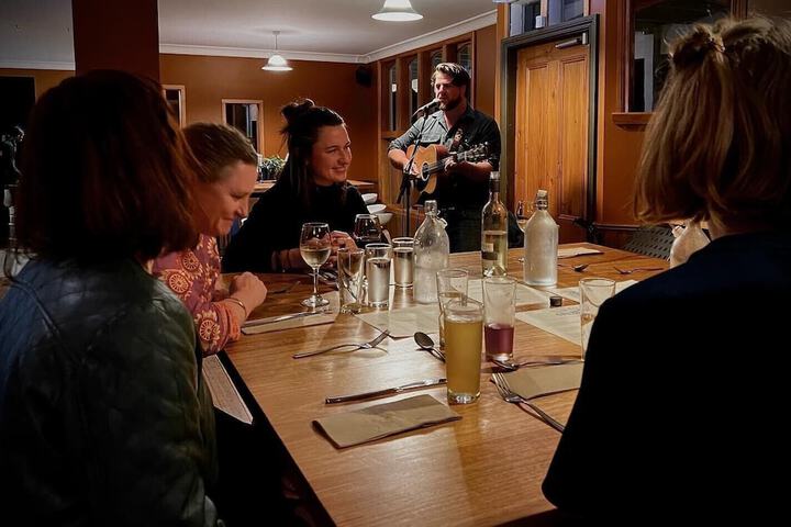 Dining 18 of 27