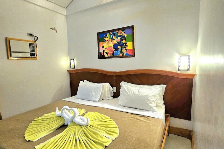 Room 37 of 165