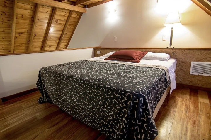 Room 4 of 13