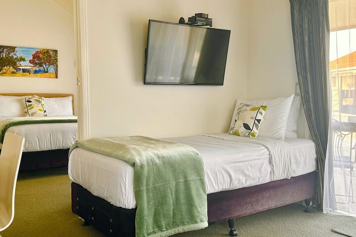 Room 12 of 64