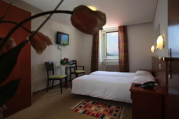 Room 7 of 39