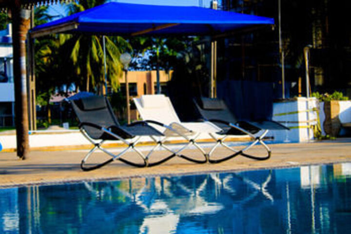 Pool 21 of 27