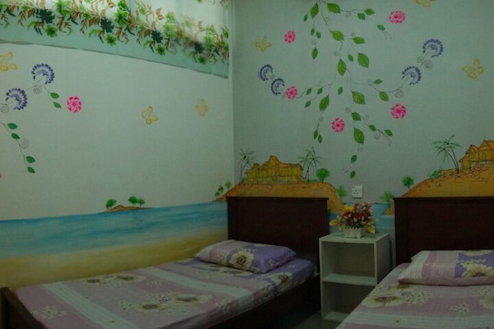 Room 14 of 65