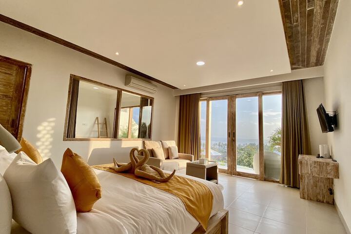 Room 6 of 17