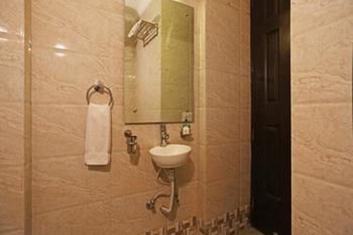Room 3 of 21