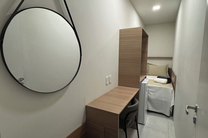 Room 10 of 19