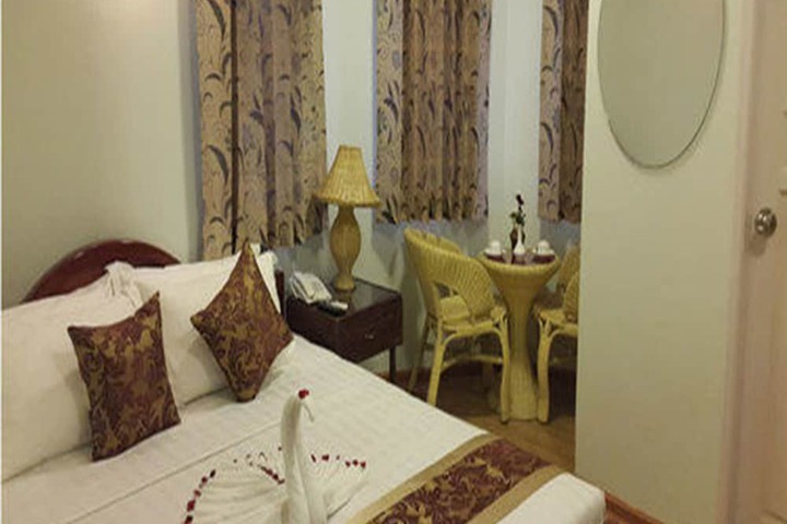 Room 3 of 44