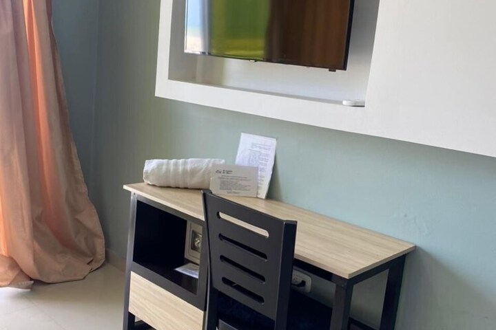 Room 6 of 74